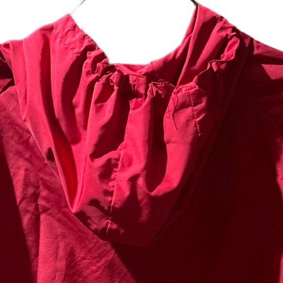 Universal Studios Gryffindor Packable Rain Jacket - Picture 10 of 16